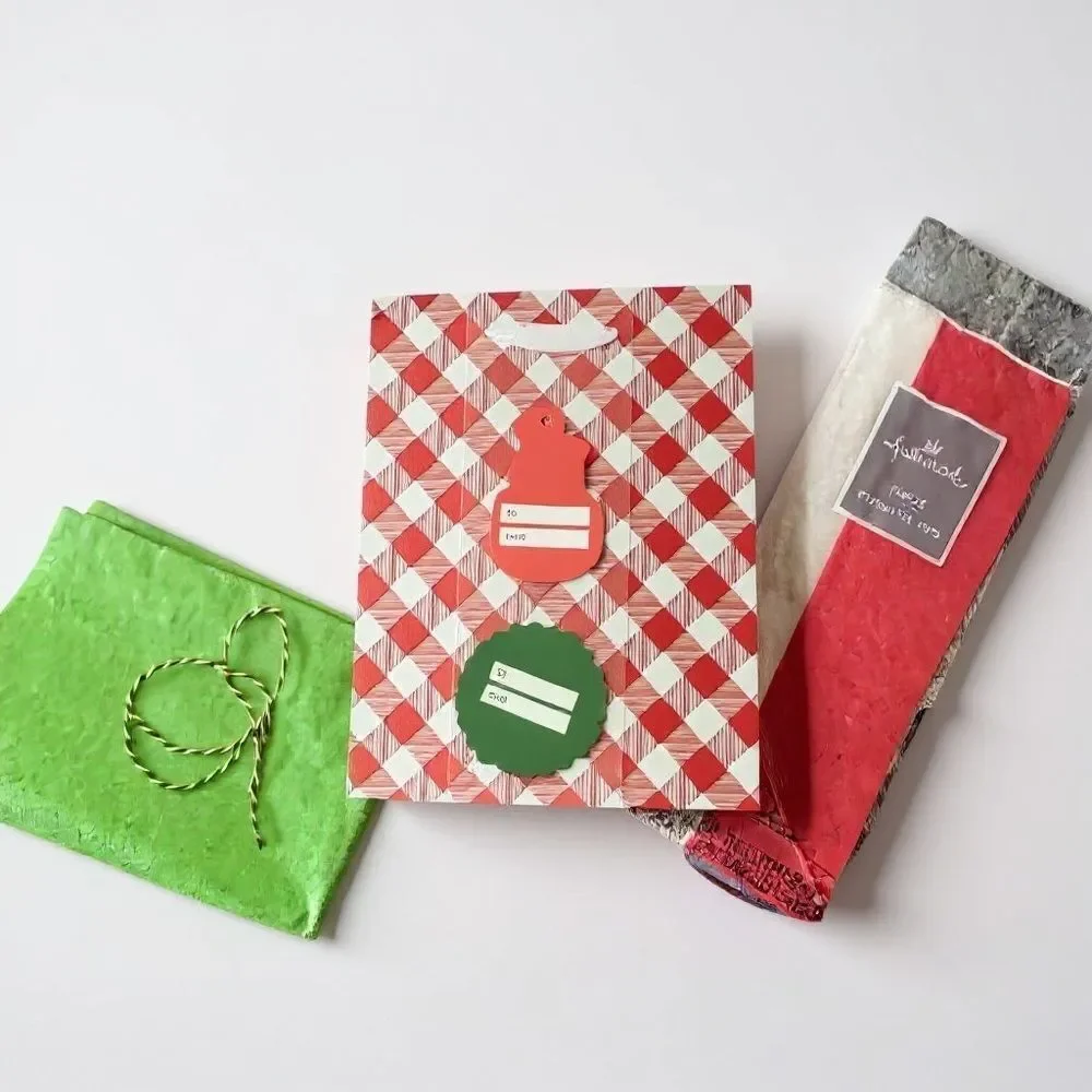 W12. Festive Christmas Gift Bag Set